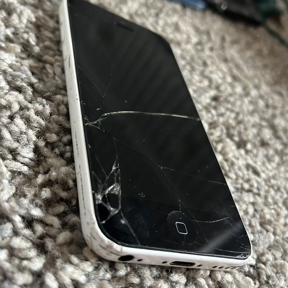 Apple iPhone 5C (for parts only) - Picture 3 of 5